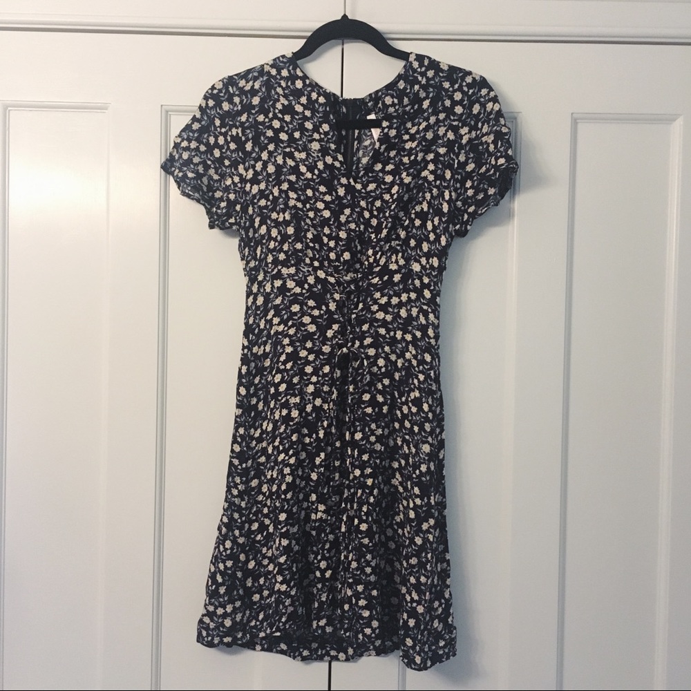 Xhileration 90s Style Ditsy Floral Printed Dress